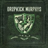Перевод музыкального клипа исполнителя Dropkick Murphys музыкальной композиции — Boys On The Docks (Murphy’s Pub Version) с английского на русский